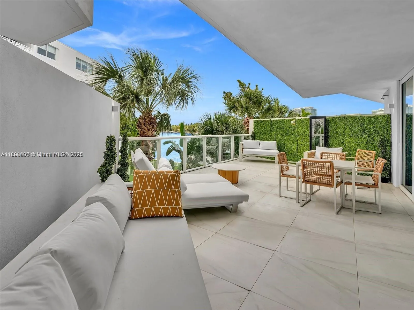 9821 E Bay Harbor Dr, #302