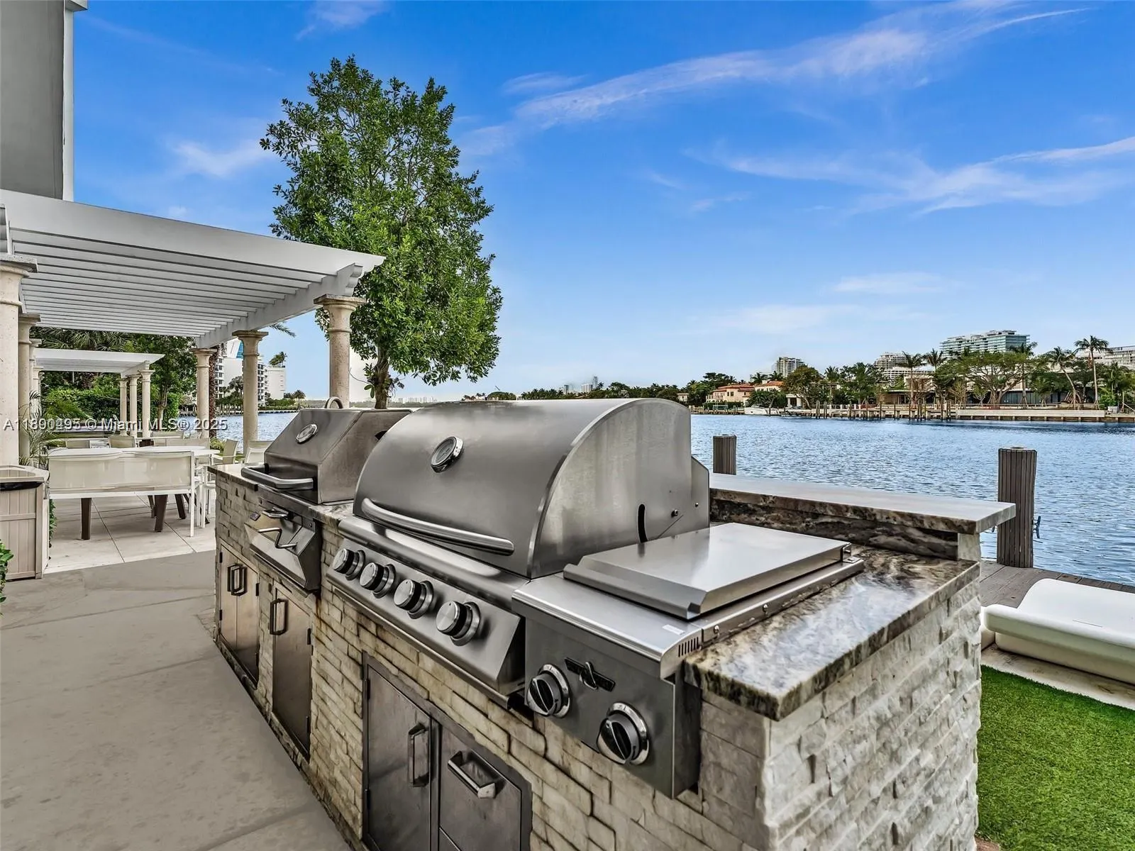 9821 E Bay Harbor Dr, #302