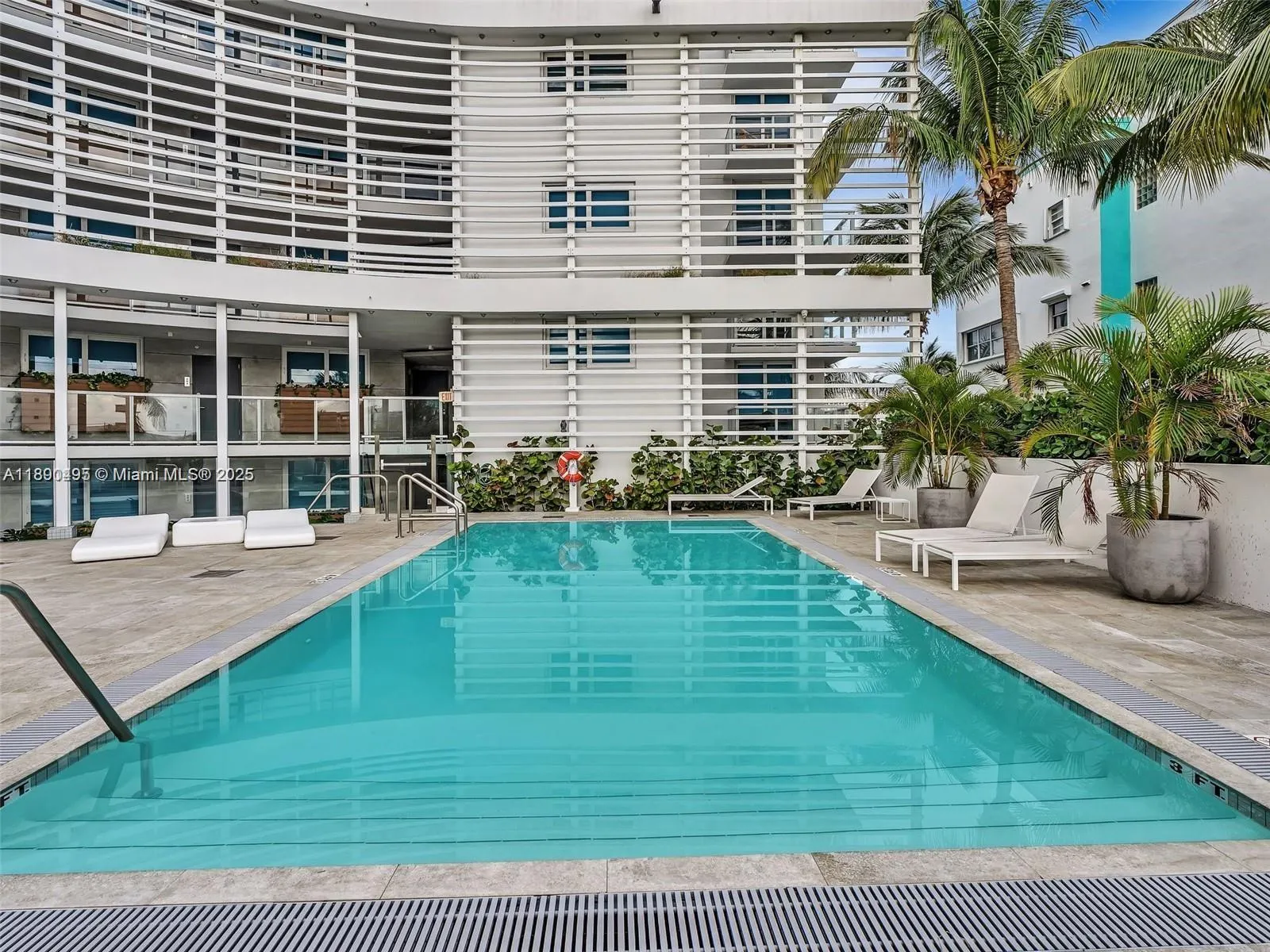 9821 E Bay Harbor Dr, #302