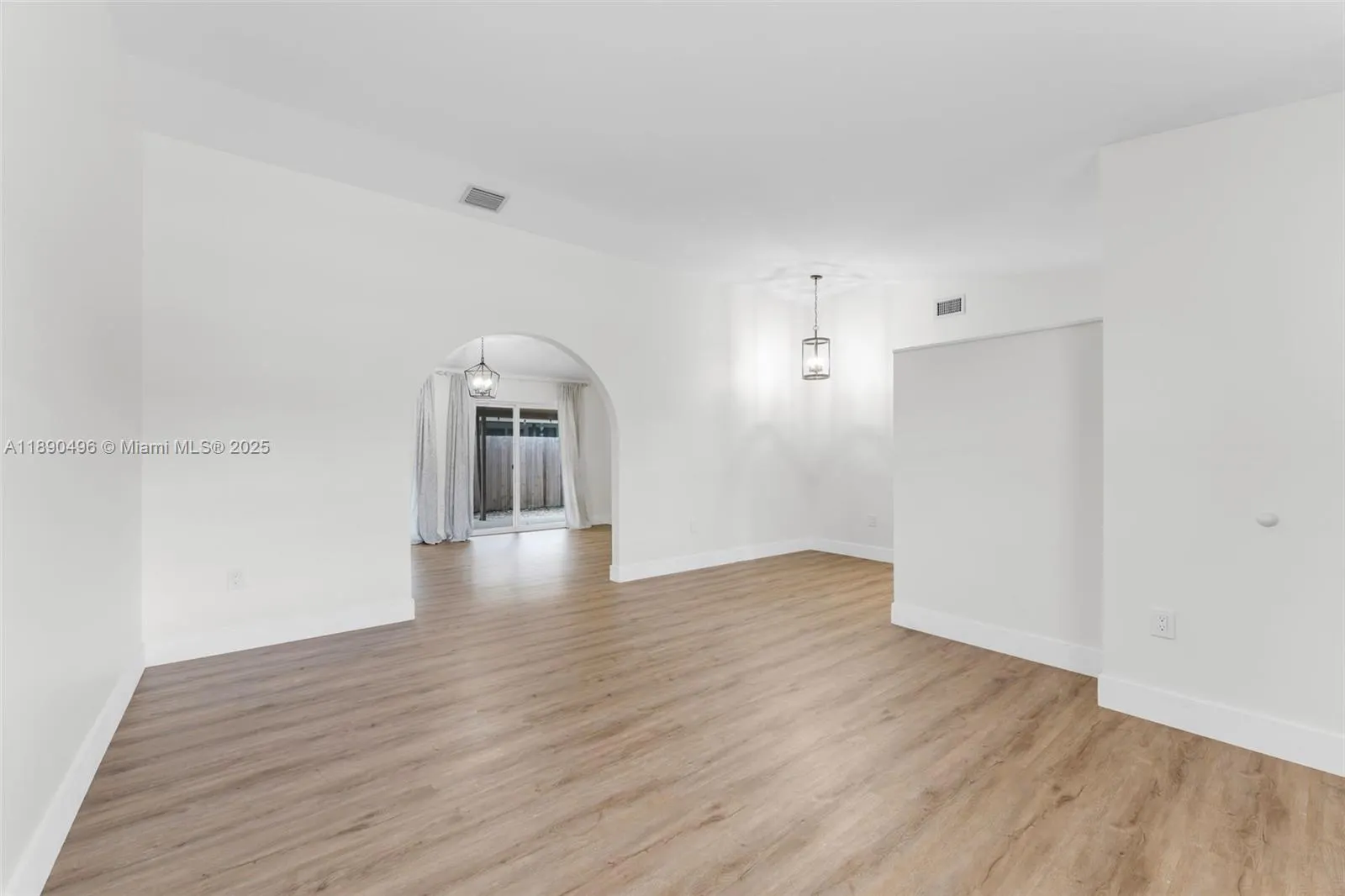 1052 NW 127th Path