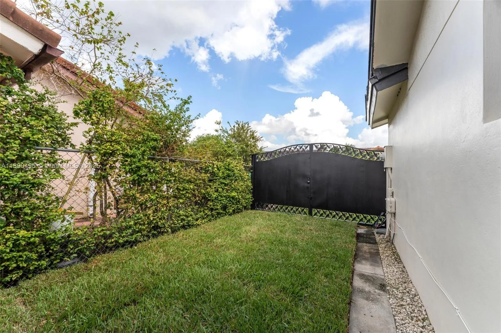 1052 NW 127th Path