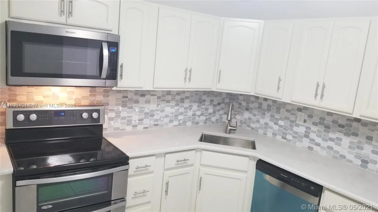 2780 NE 183rd St, #608