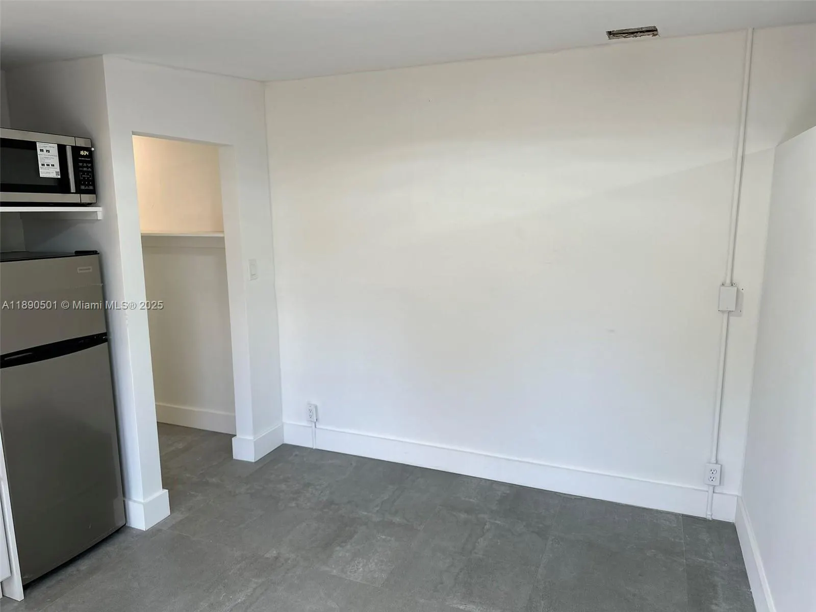 80 NE 133rd St, #B