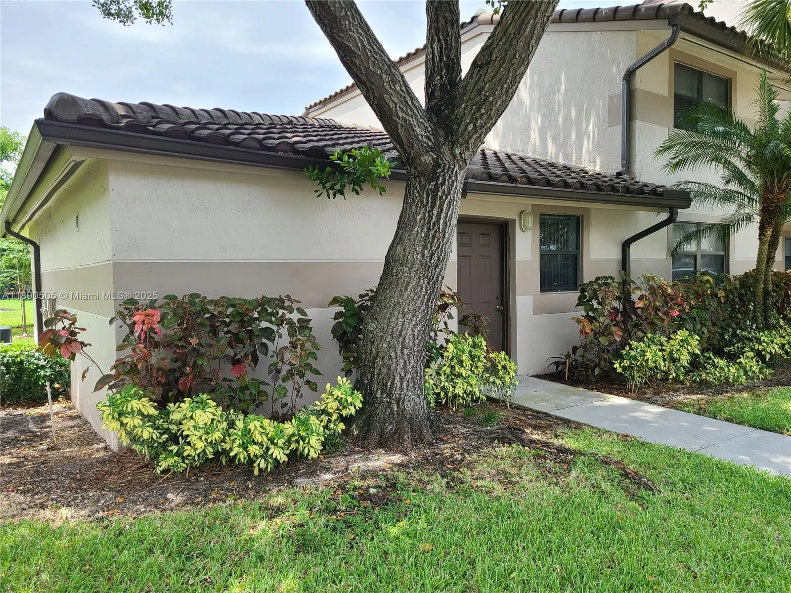 9851 Nob Hill Ct, #.