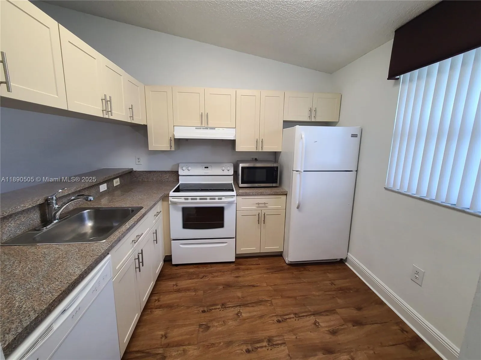 9851 Nob Hill Ct, #.