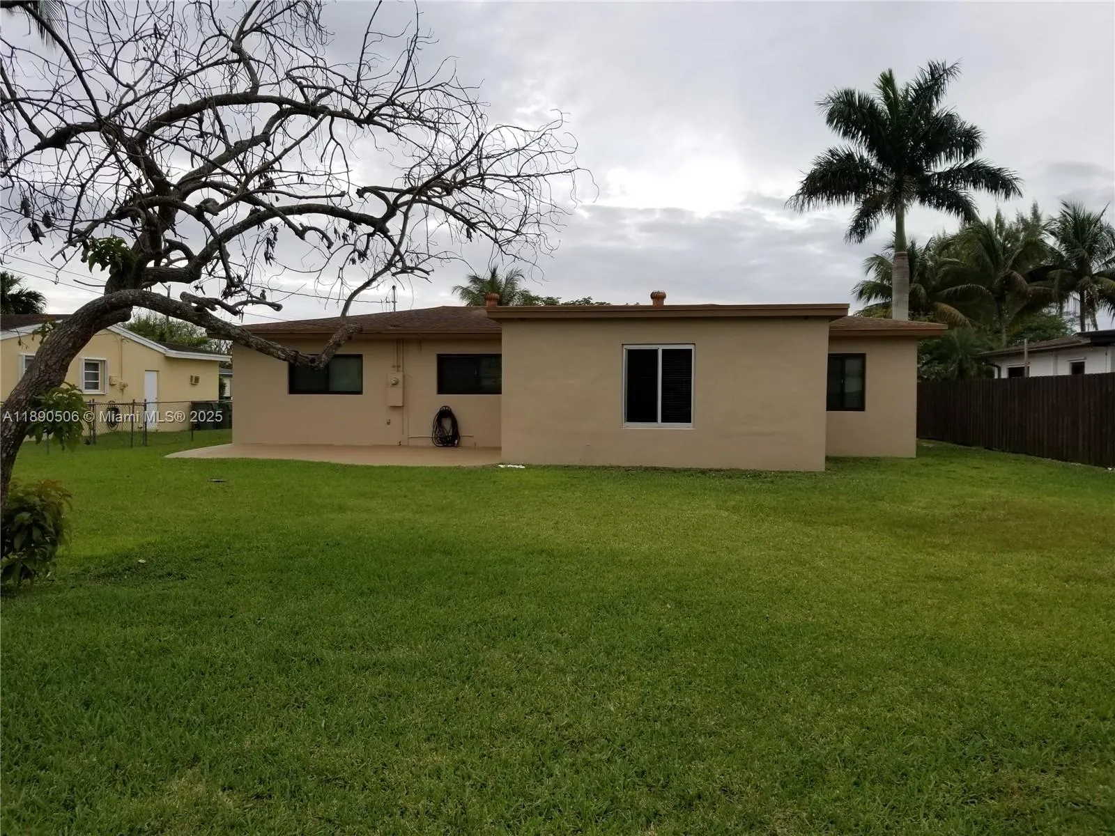 949 NW 10th St