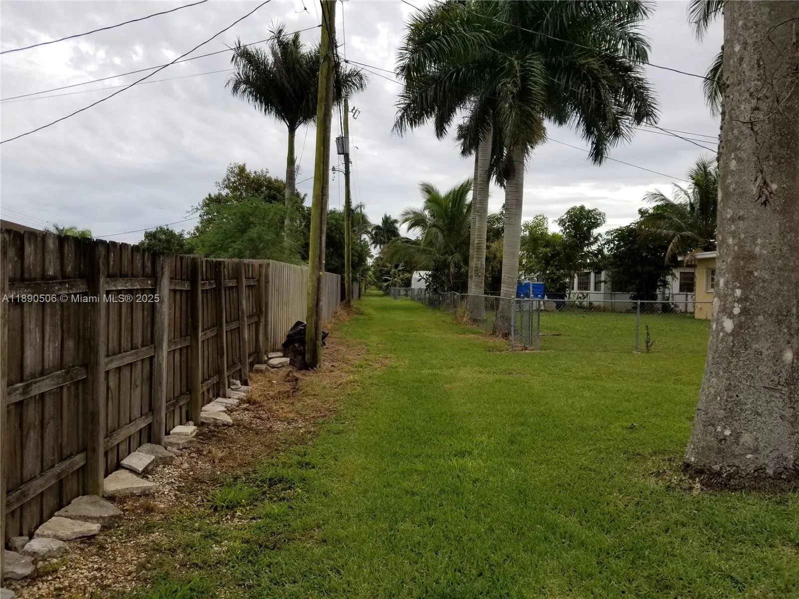 949 NW 10th St
