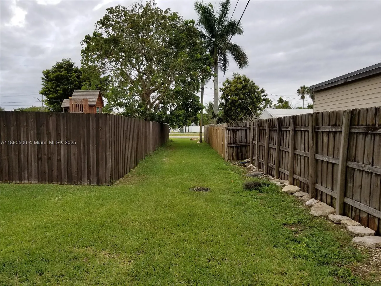 949 NW 10th St