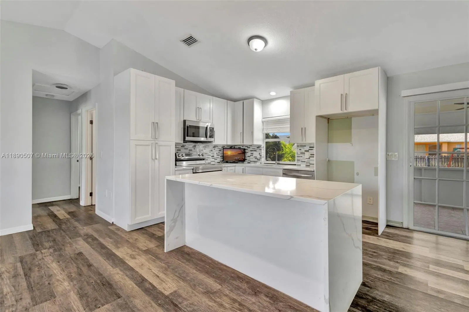 509 SW Hamburg Ter