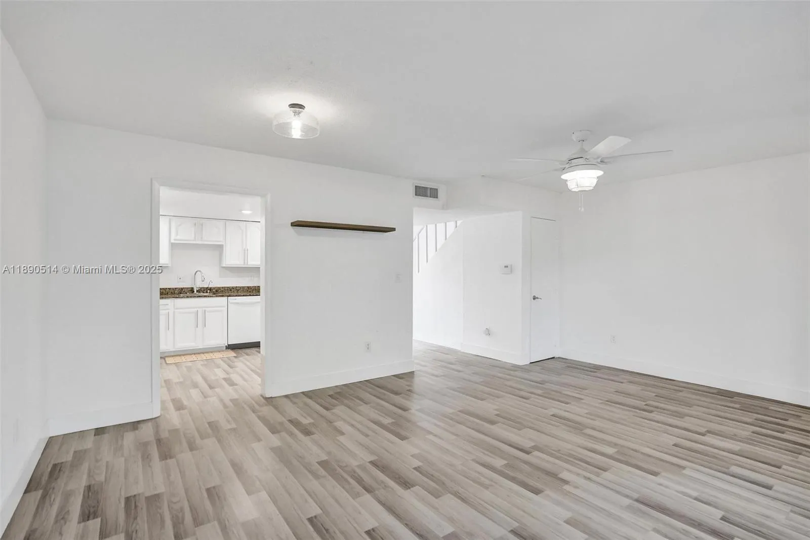 4026 Inverrary Dr, #8A