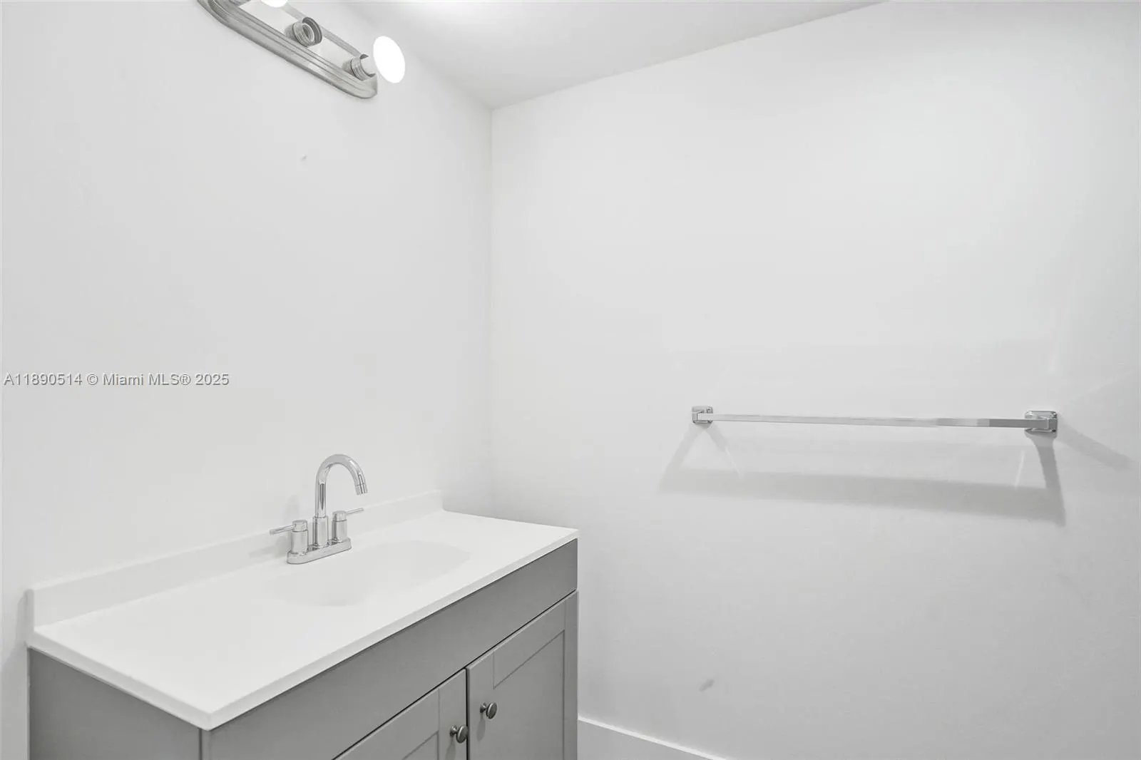 4026 Inverrary Dr, #8A