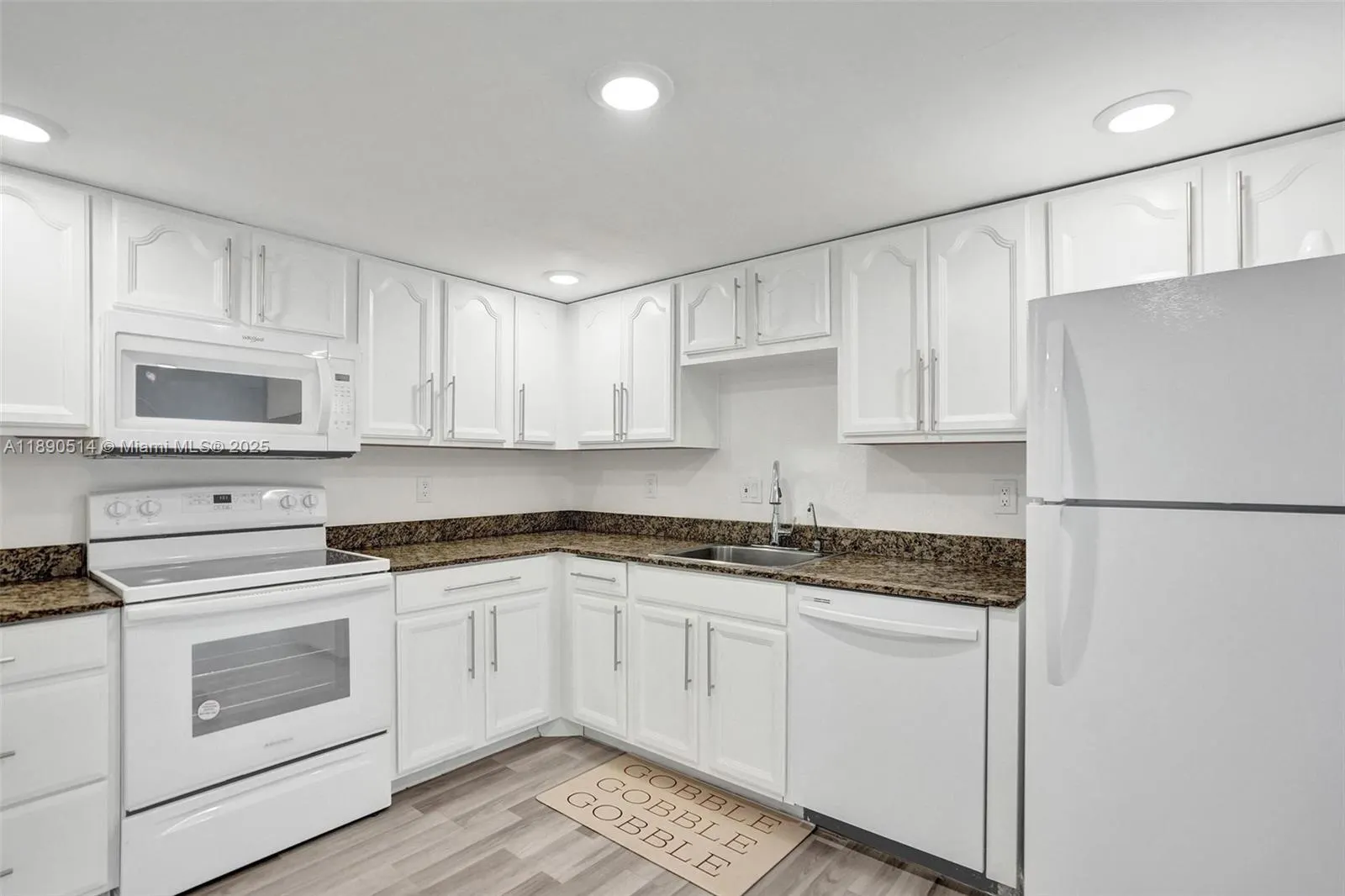 4026 Inverrary Dr, #8A