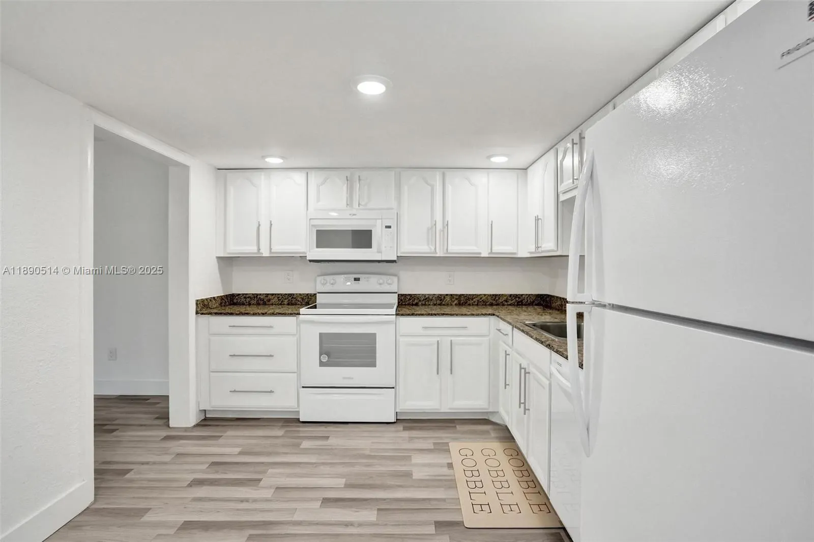 4026 Inverrary Dr, #8A
