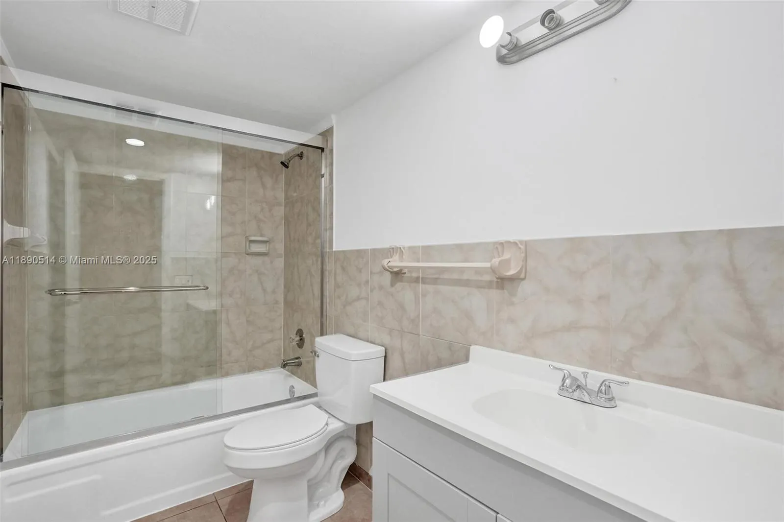 4026 Inverrary Dr, #8A