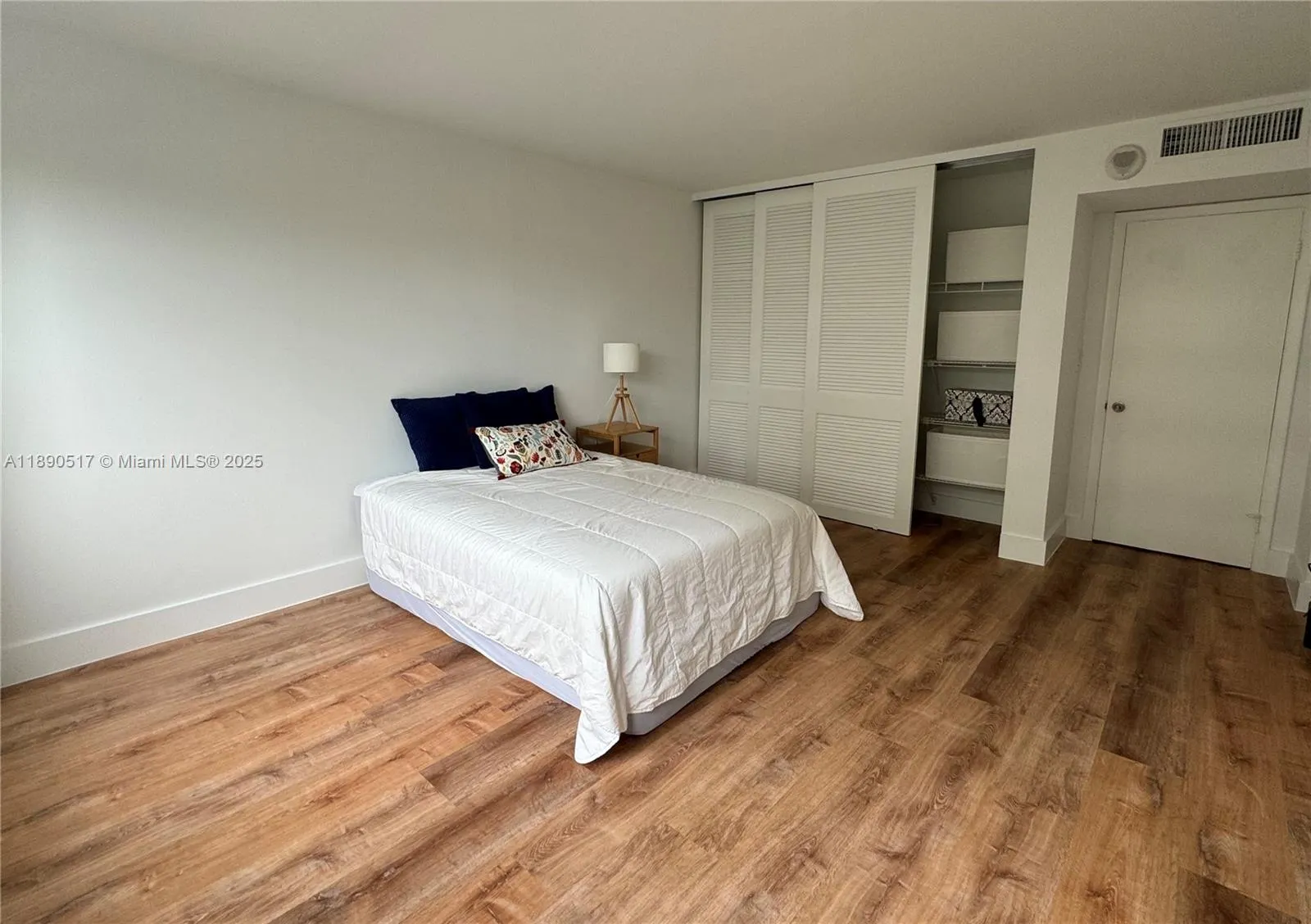 150 Ocean Lane Dr, #3G