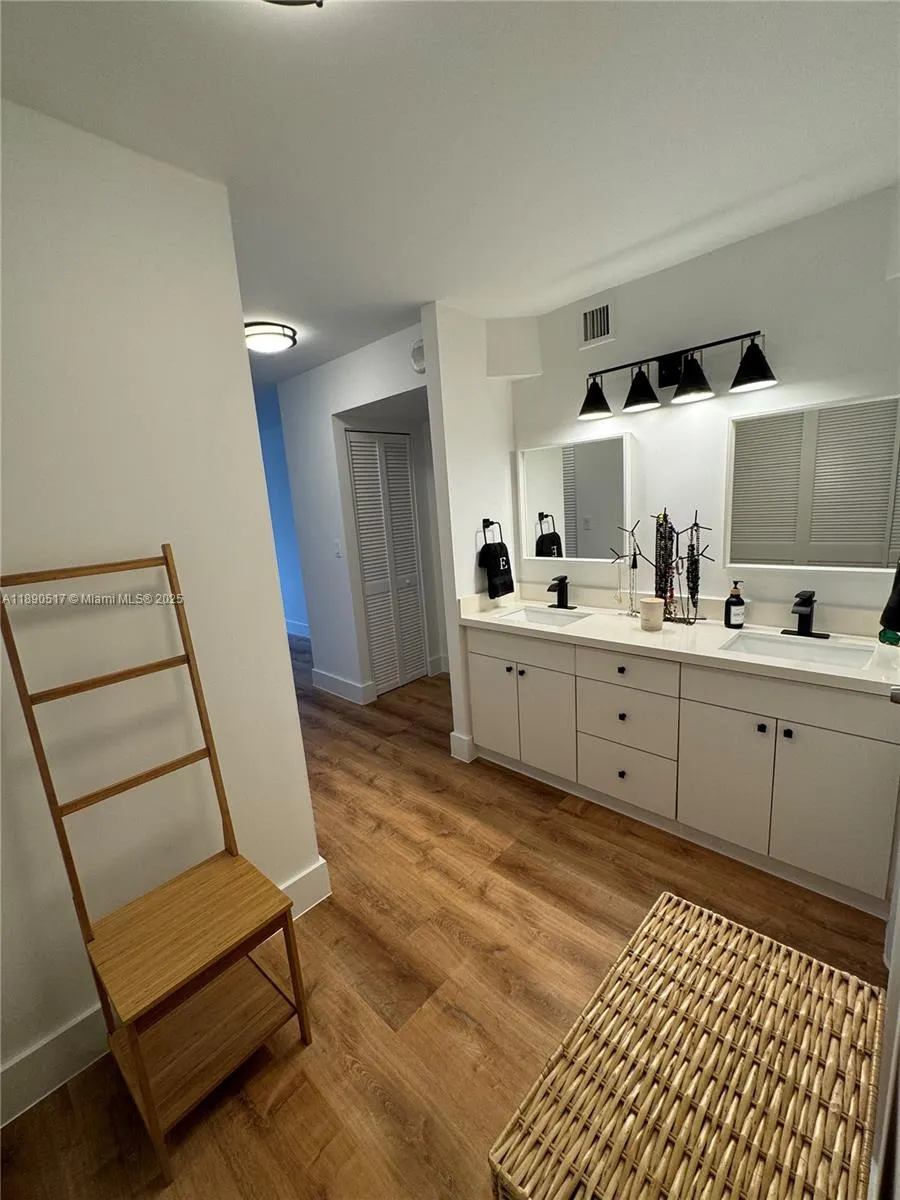 150 Ocean Lane Dr, #3G