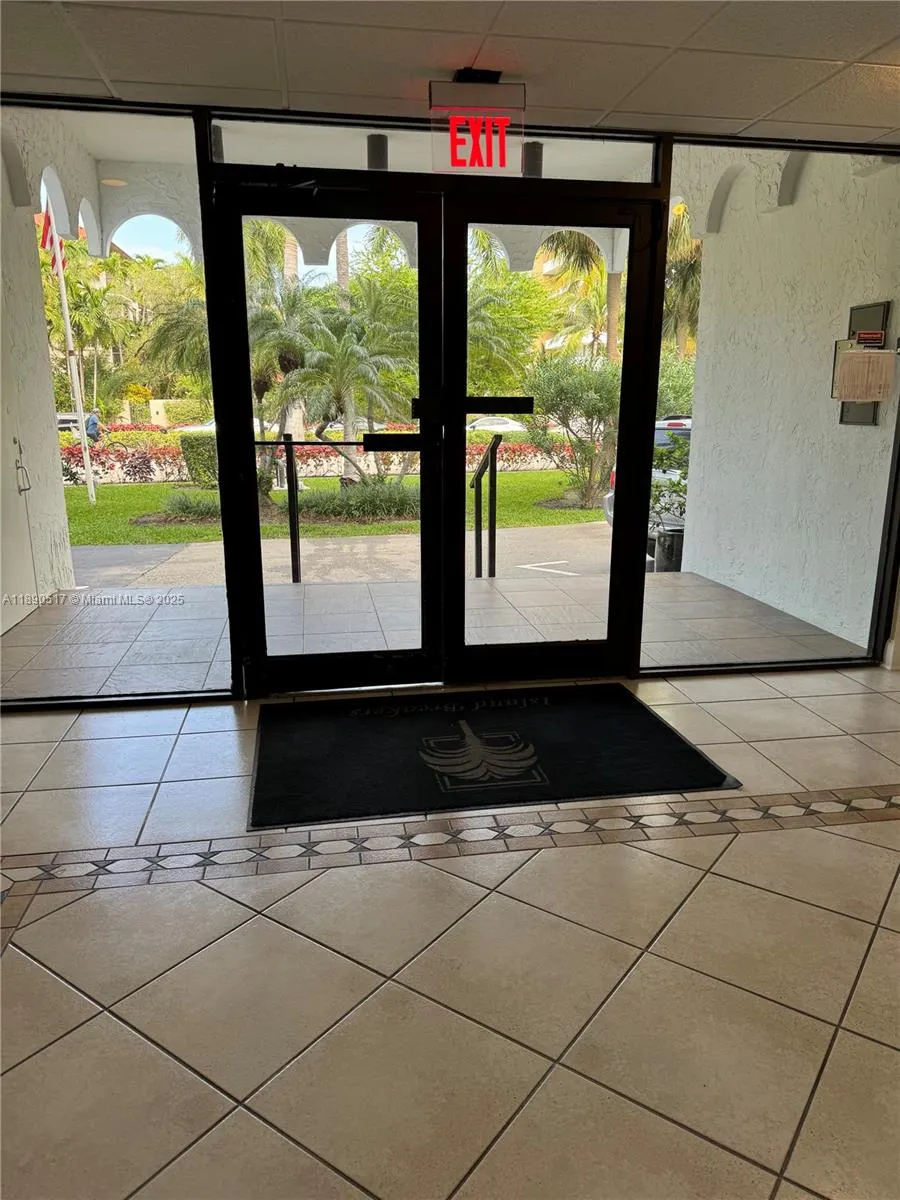 150 Ocean Lane Dr, #3G