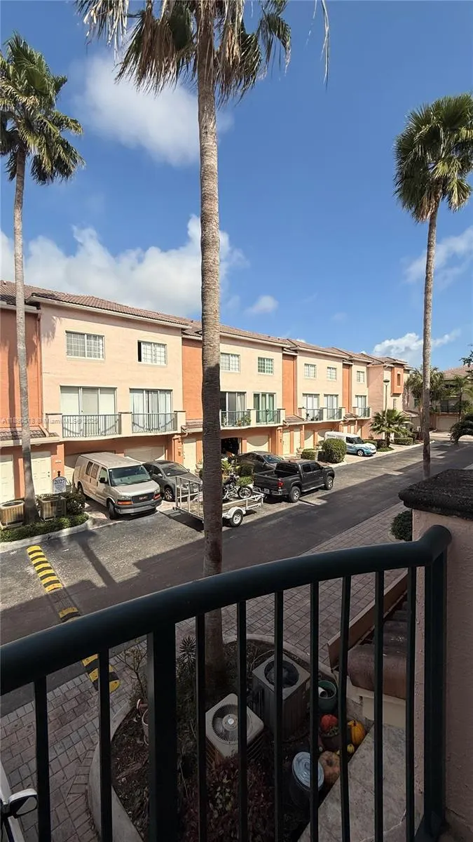 2107 SE 10th Ave, #827