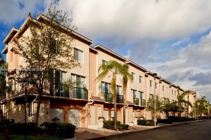 2107 SE 10th Ave, #827