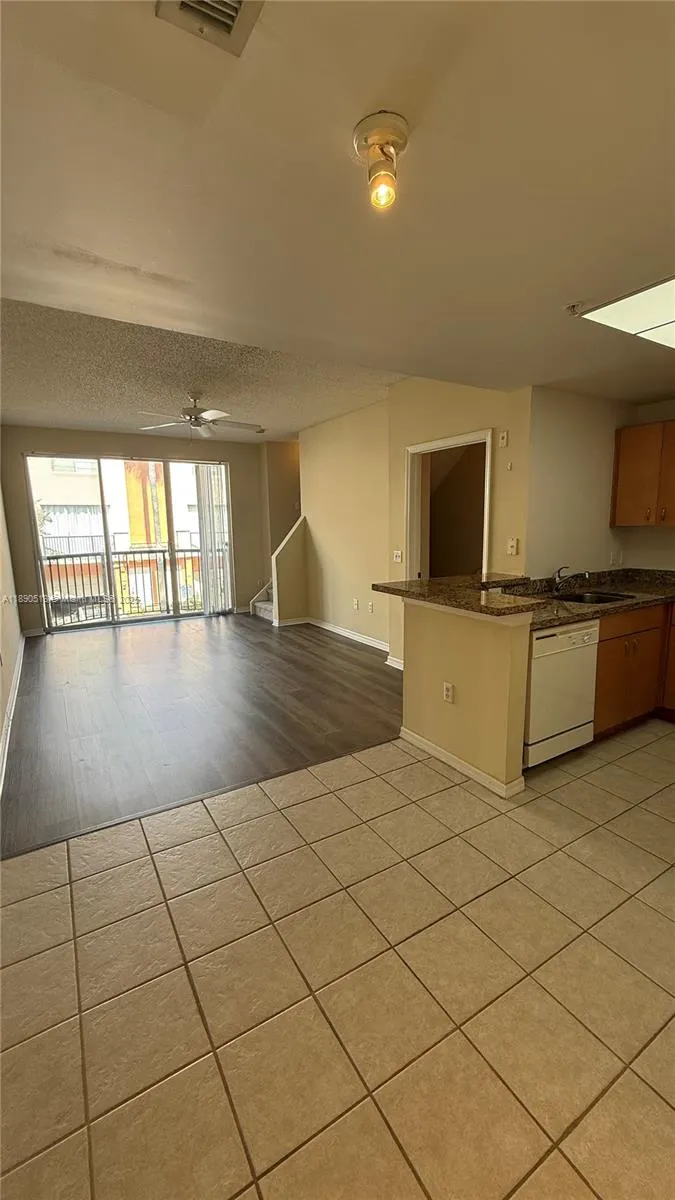 2107 SE 10th Ave, #827