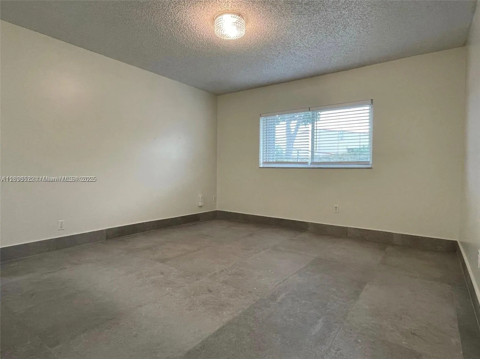 3660 N 56th Ave