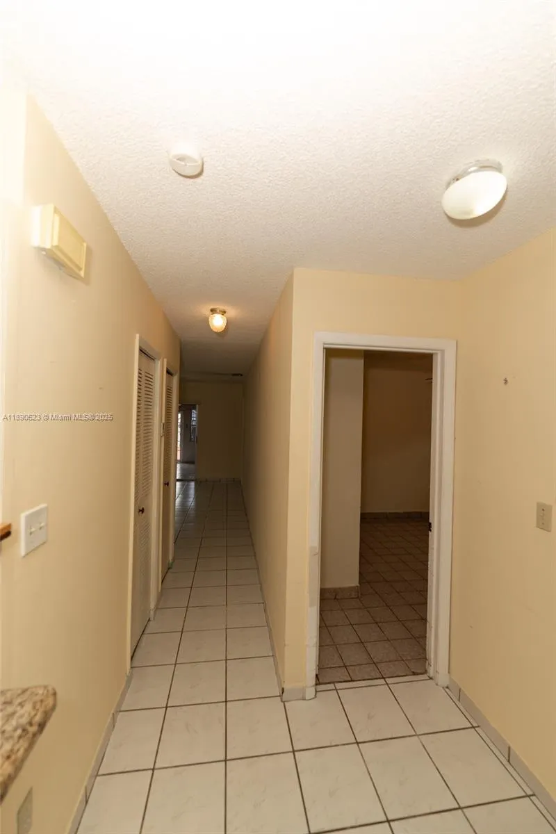 2102 SW 58th Ct