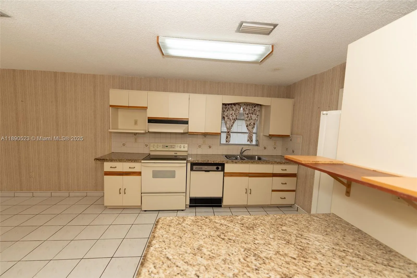 2102 SW 58th Ct