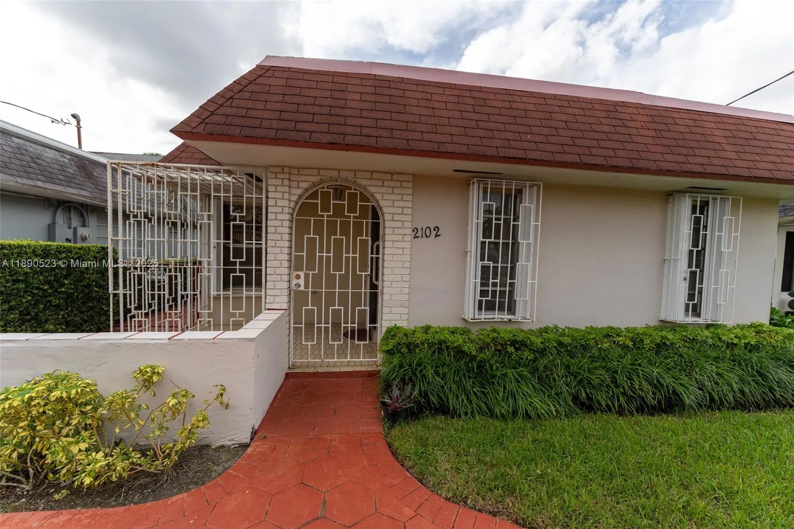 2102 SW 58th Ct
