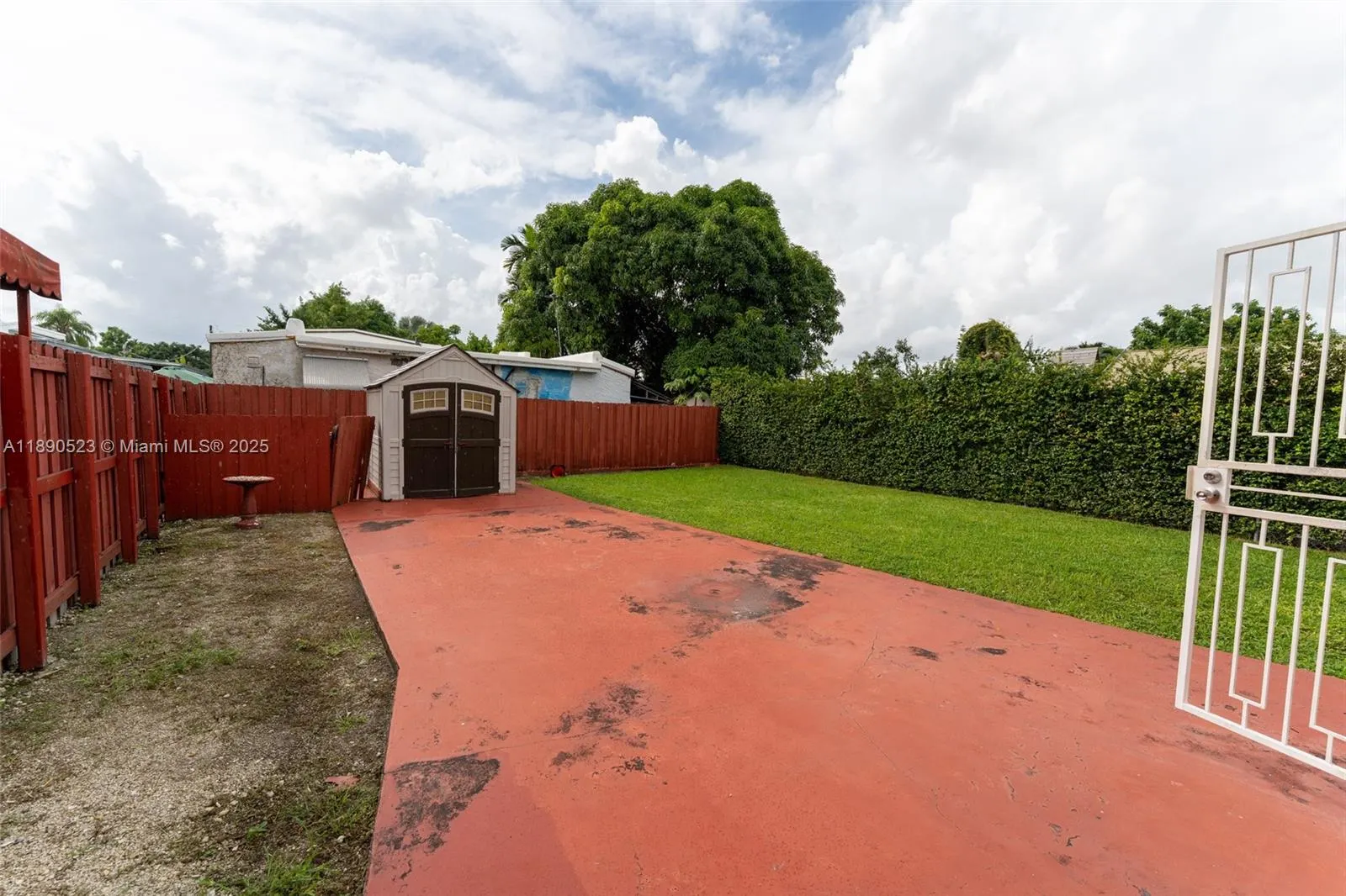 2102 SW 58th Ct
