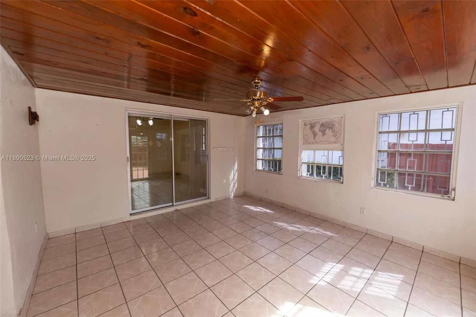 2102 SW 58th Ct