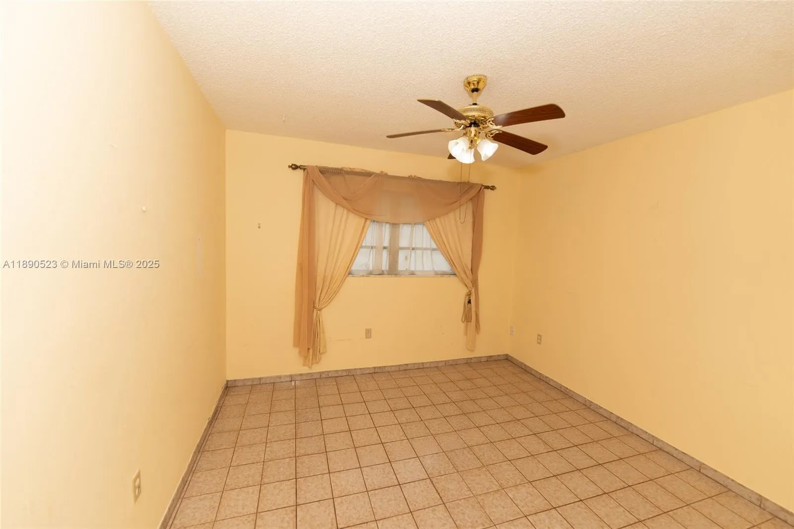 2102 SW 58th Ct