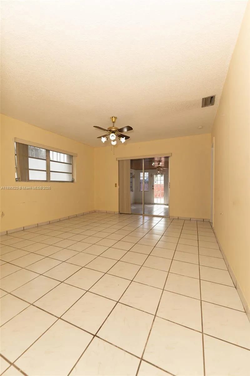 2102 SW 58th Ct