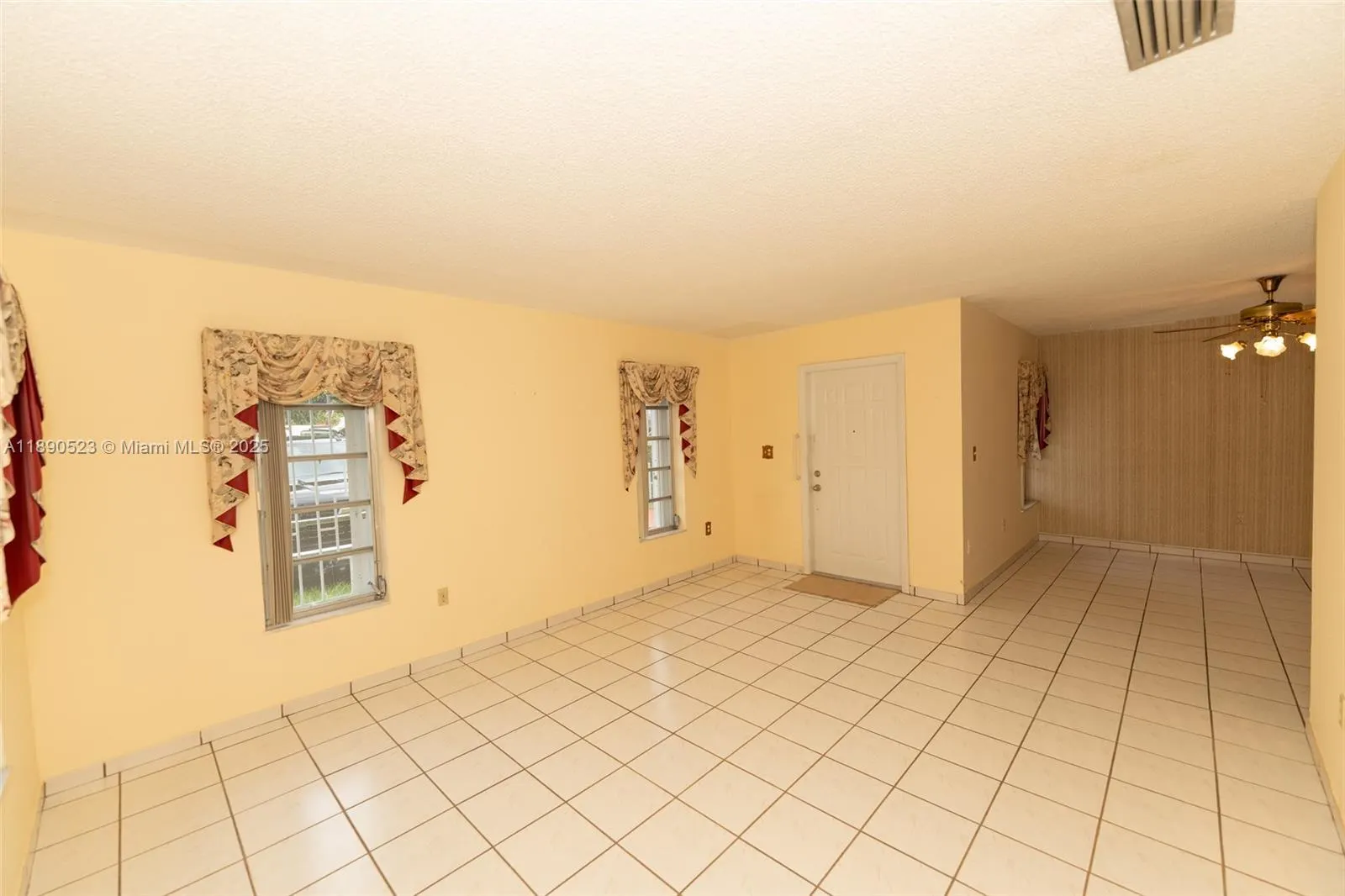 2102 SW 58th Ct