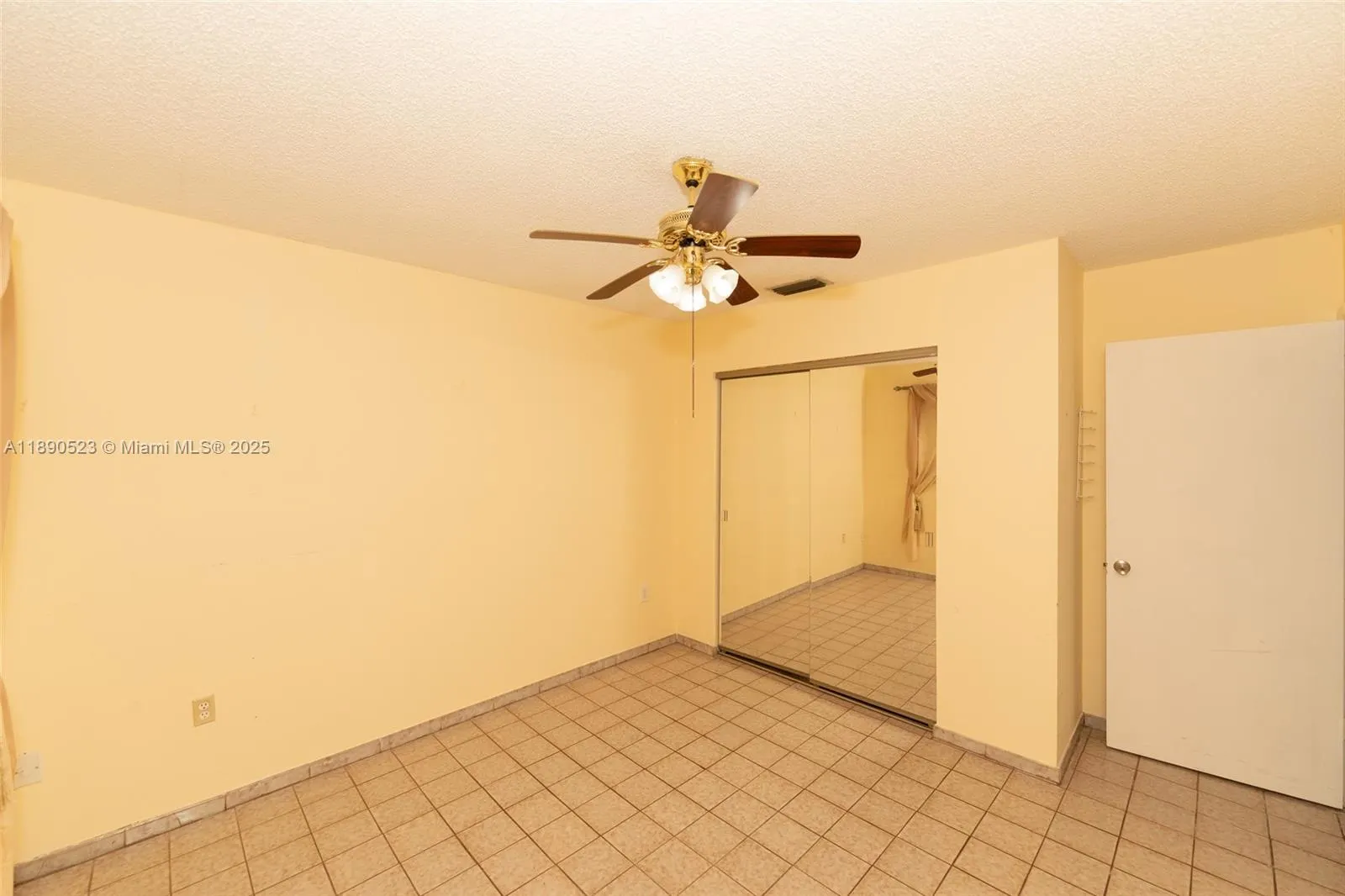2102 SW 58th Ct