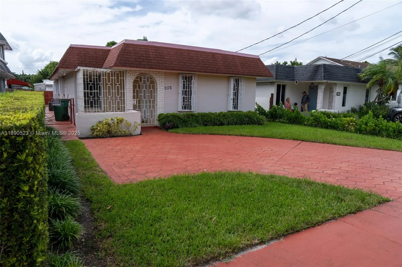 2102 SW 58th Ct