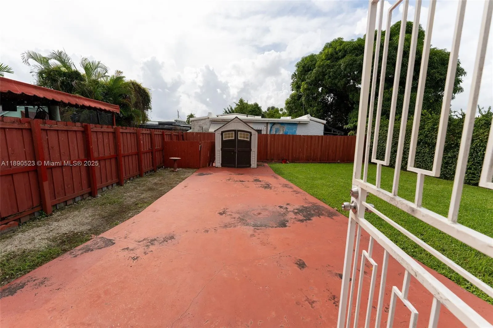 2102 SW 58th Ct