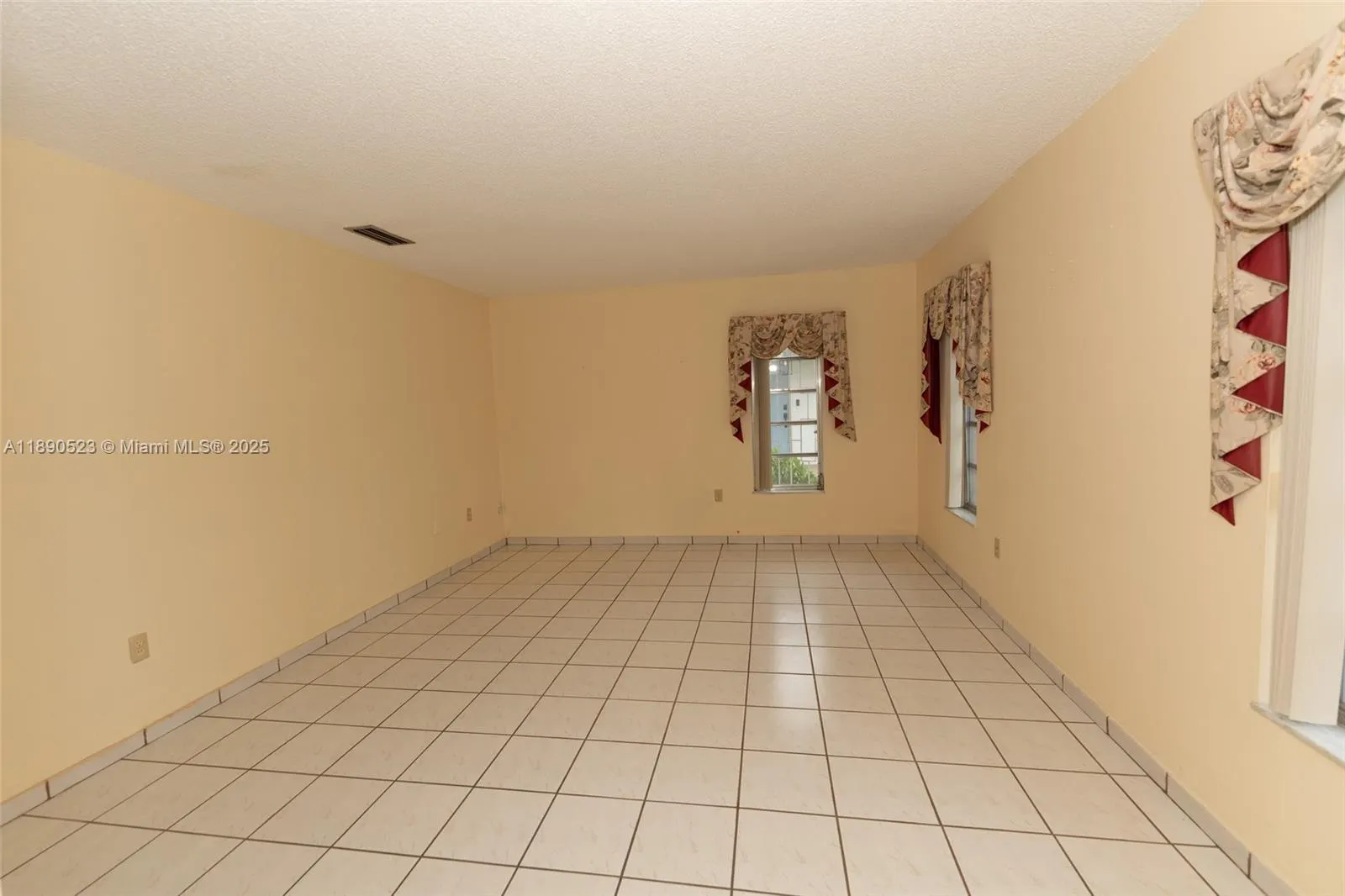 2102 SW 58th Ct