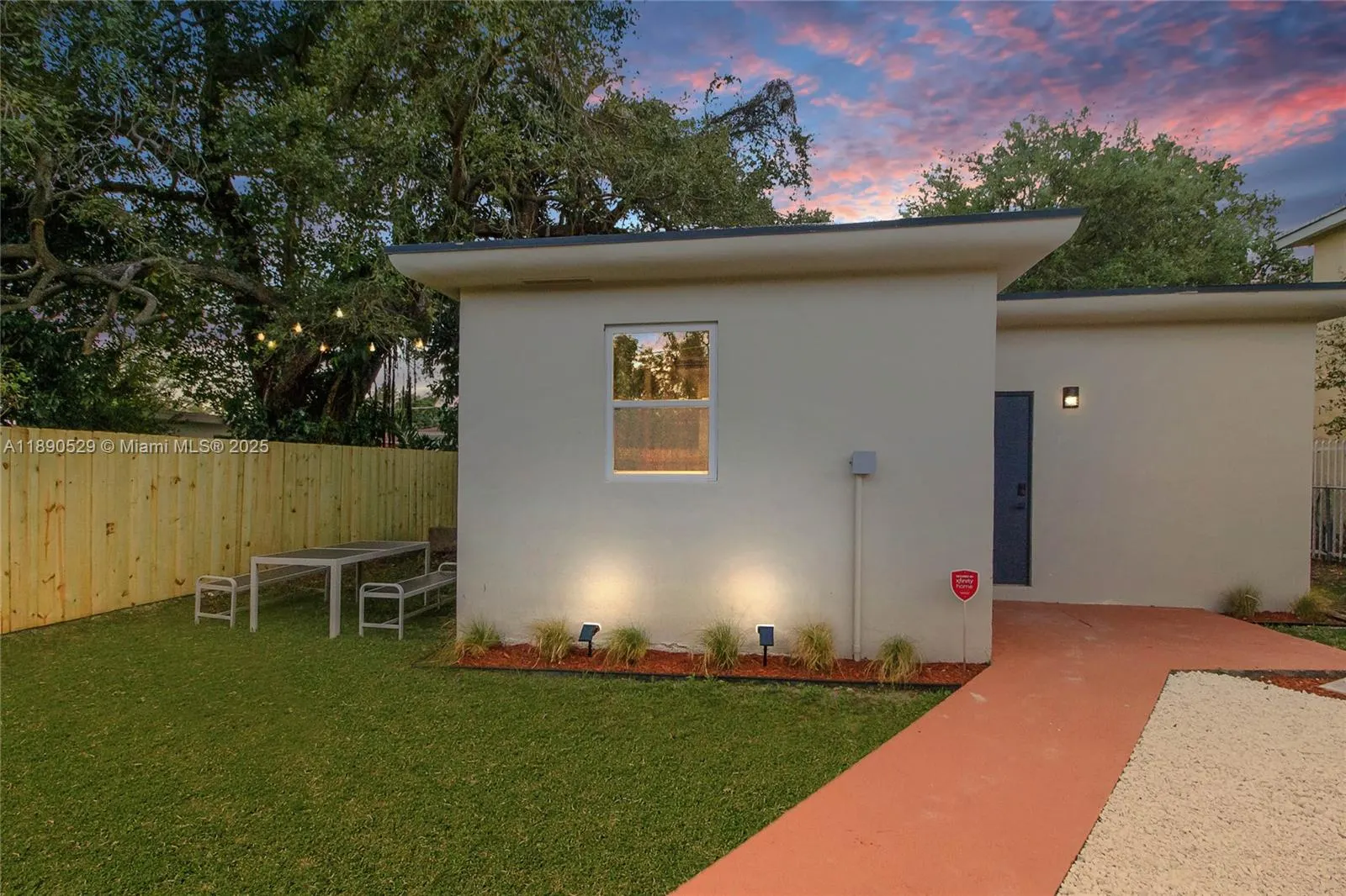 5530 NW 5th Ave