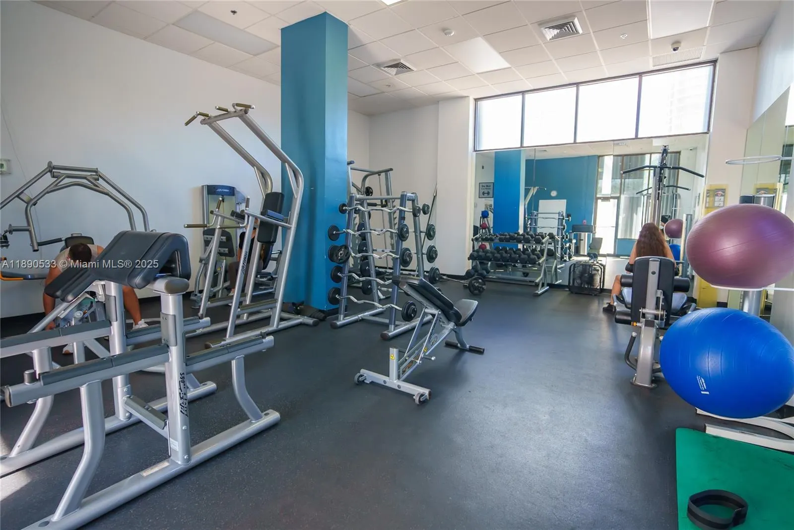100 Bayview Dr, #526