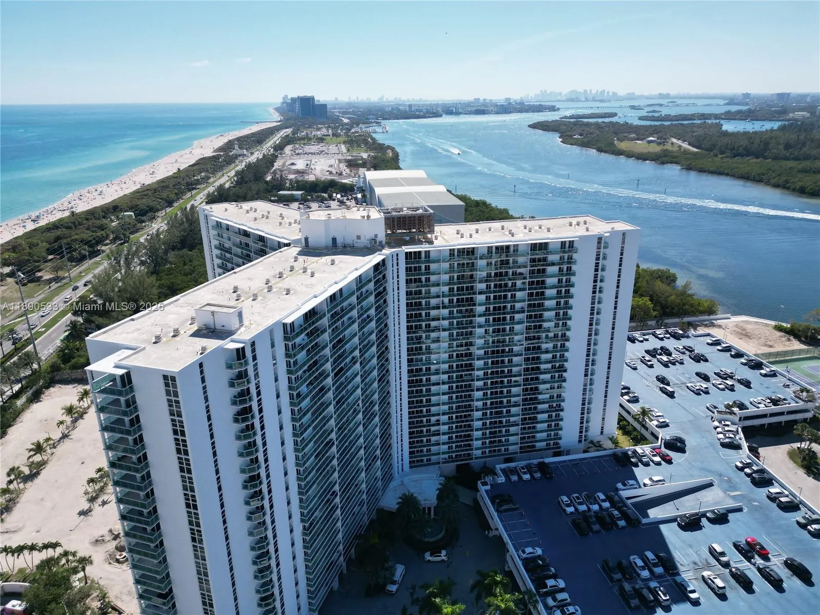 100 Bayview Dr, #526