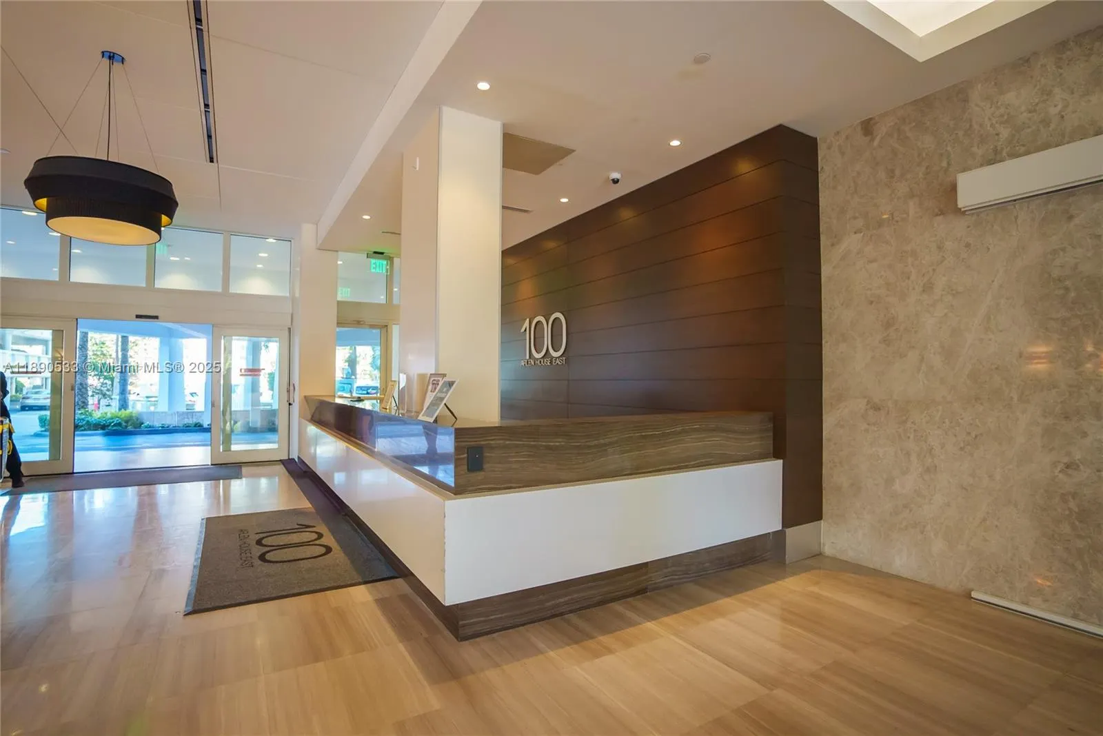 100 Bayview Dr, #526