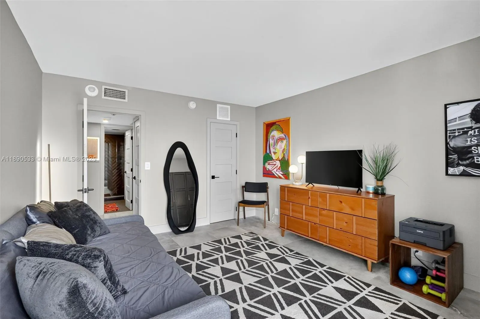 100 Bayview Dr, #526