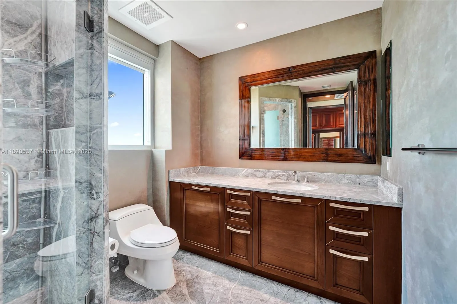 16047 Collins Ave, #2101