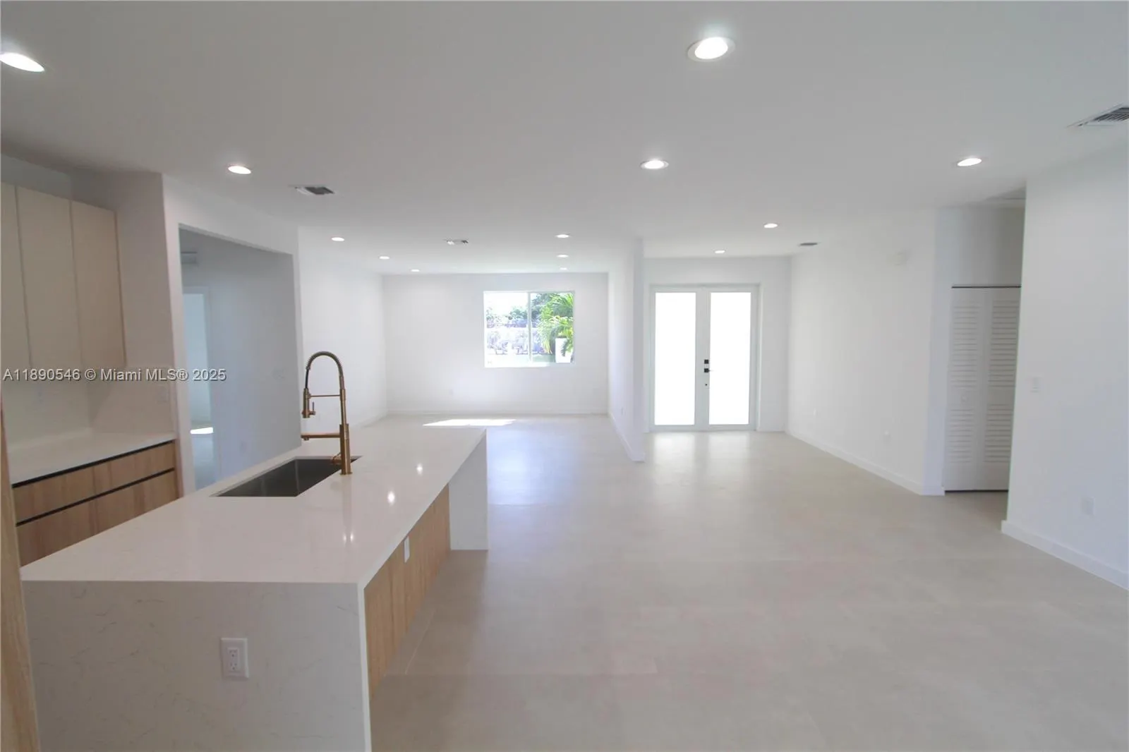 14980 BUCHANAN ST
