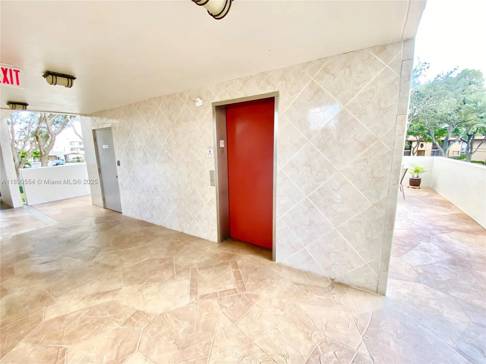 10540 E Clairmont Cir, #205