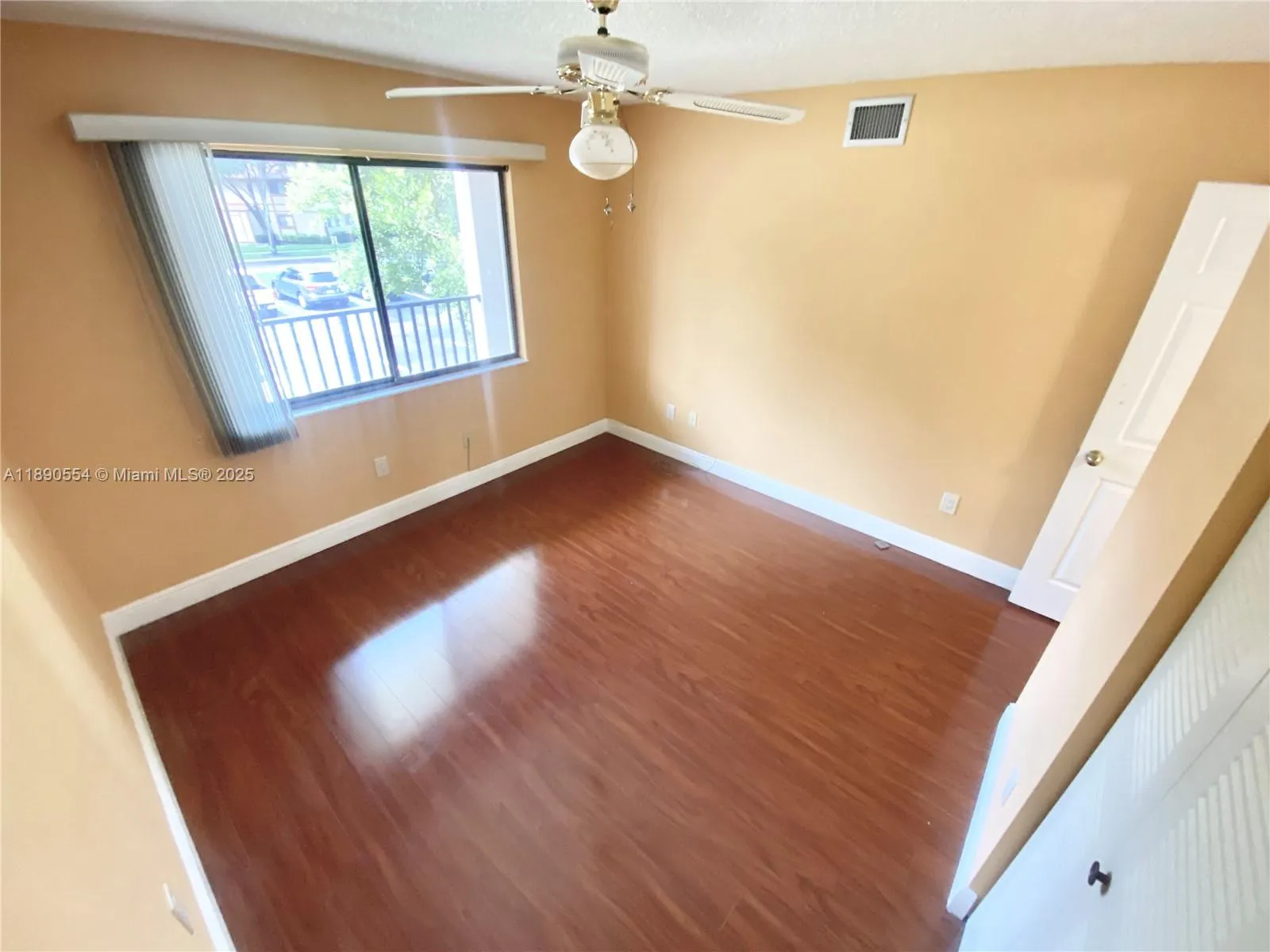 10540 E Clairmont Cir, #205