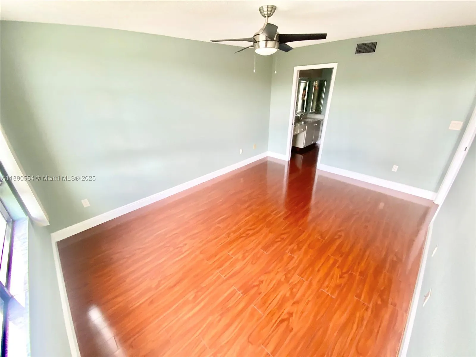 10540 E Clairmont Cir, #205
