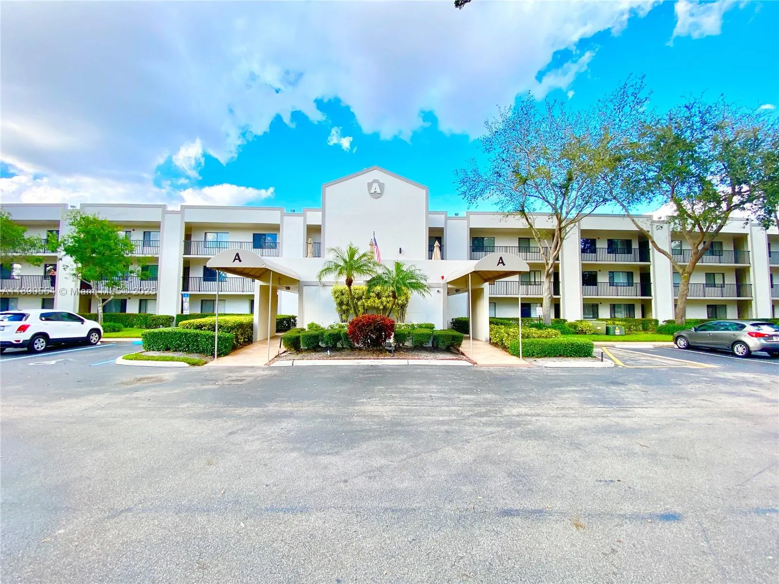 10540 E Clairmont Cir, #205