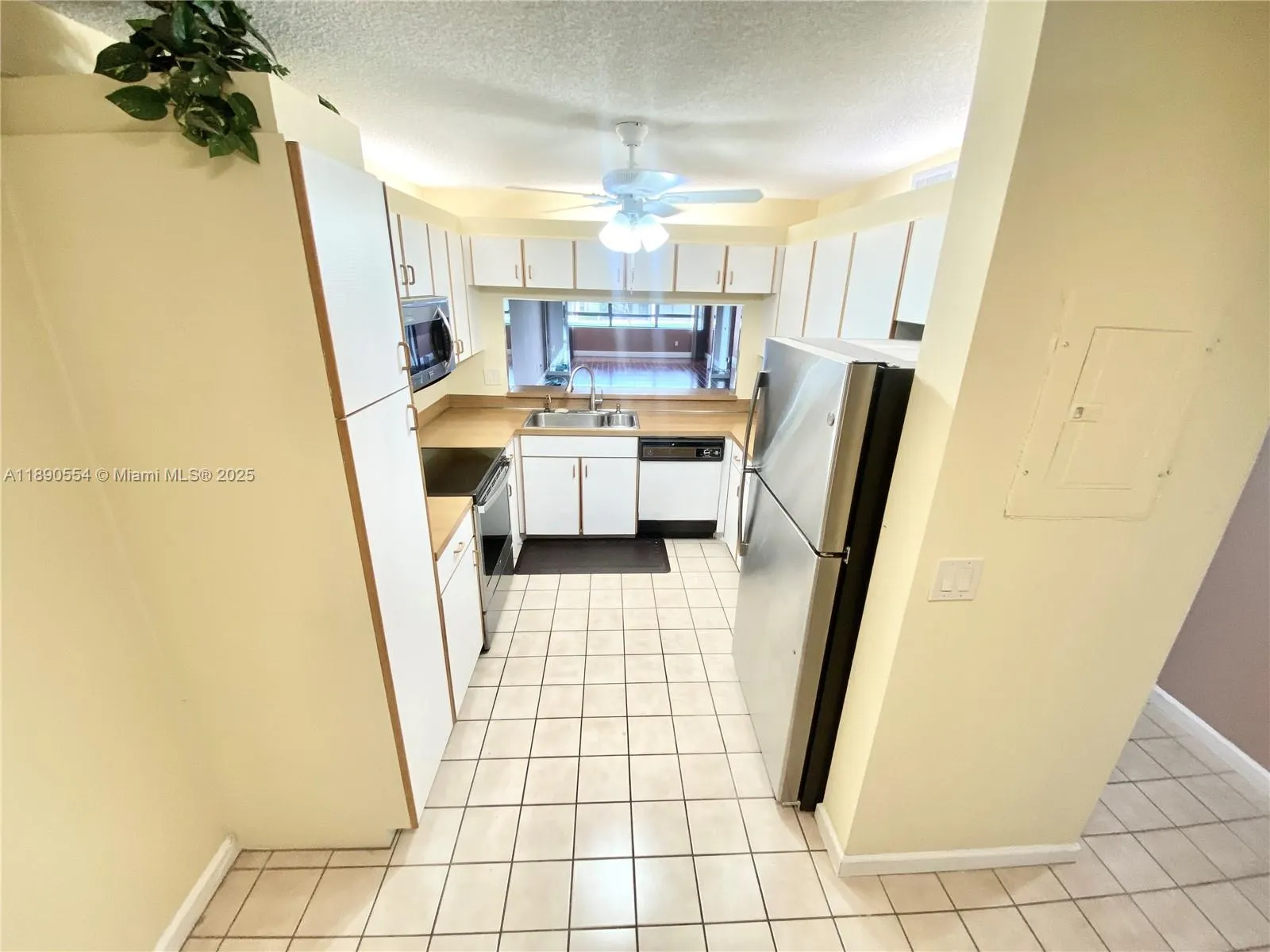 10540 E Clairmont Cir, #205