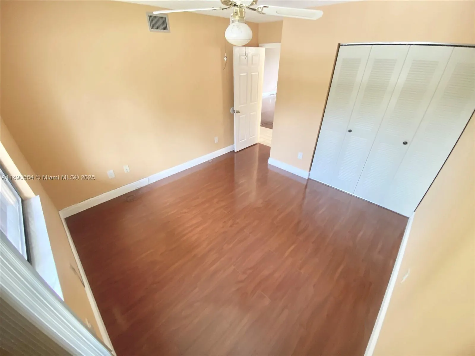 10540 E Clairmont Cir, #205